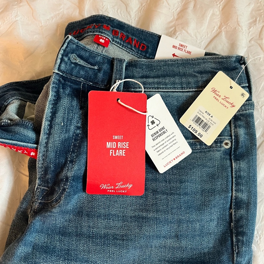 BNWT Lucky Brand Women's Sweet Mid Rise Flare Jeans - Blue